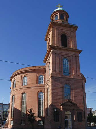 Paulskirche mit Straße Fotos