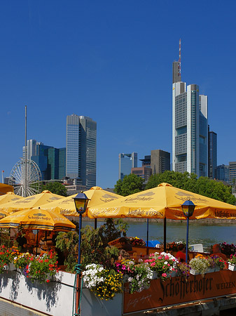 Fotos Skyline von Frankfurt mit Schöfferhofer Weizen