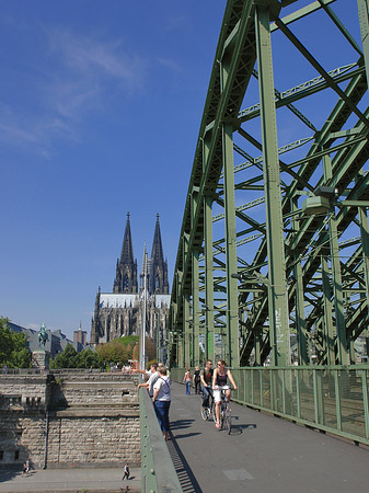 Hohenzollernbrücke beim Kölner Dom