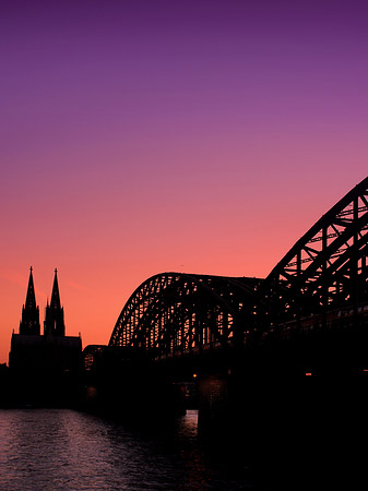 Fotos Kölner Dom hinter der Hohenzollernbrücke | Köln