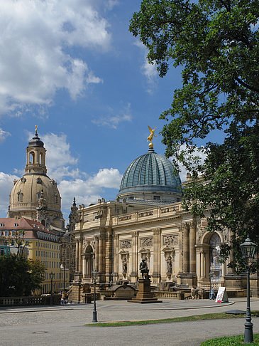 Frauenkirche und Kunstakademie