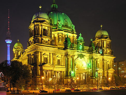 Berliner Dom bei Nacht