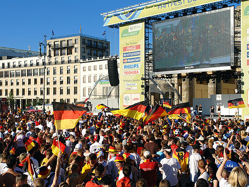 Foto Bühne auf dem Fanfest