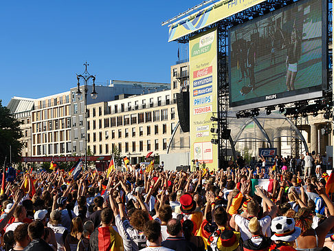 Bühne auf dem Fanfest