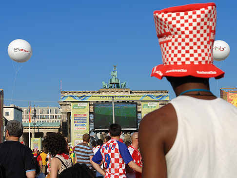 Fotos Fans am Brandenburger Tor