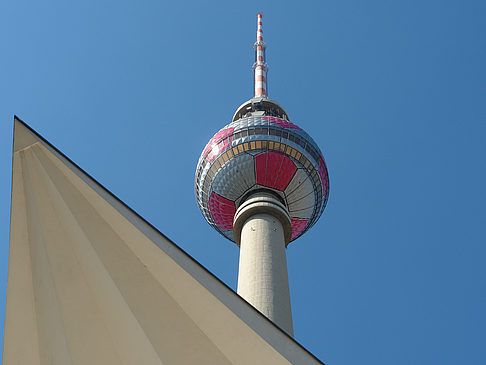 Fernsehturm mit Ecke