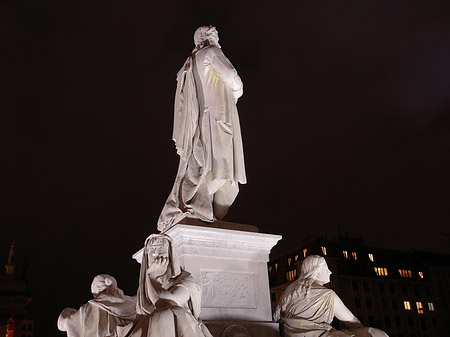 Fotos Schiller Statue auf dem Gendarmenmarkt | Berlin