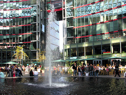 Sony Center - Brunnen Foto 