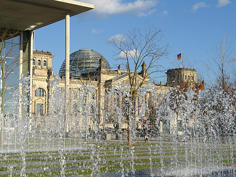 Foto Paul-Löbe-Bau und Reichstag - Berlin