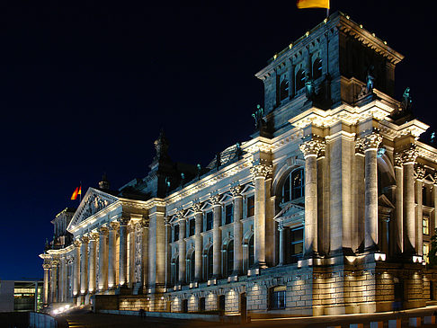 Reichstag bei Nacht