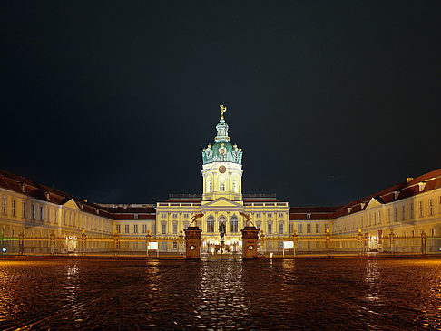 Platz vor dem Schloss Charlottenburg