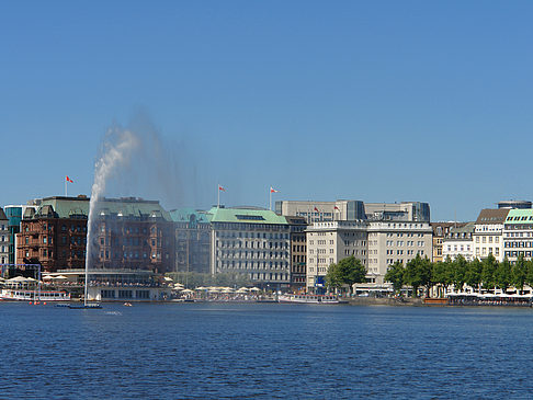 Fontäne auf der Binnenalster Fotos