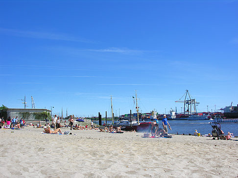 Foto Strand und Hafen von Övelgönne - Hamburg