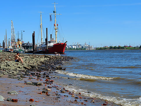 Foto Strand und Hafen von Övelgönne - Hamburg