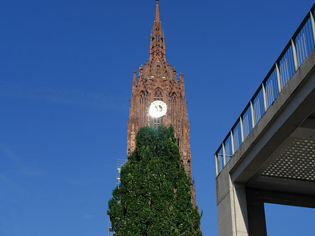 Foto Kaiserdom St. Bartholomäus mit Häuser - Frankfurt am Main