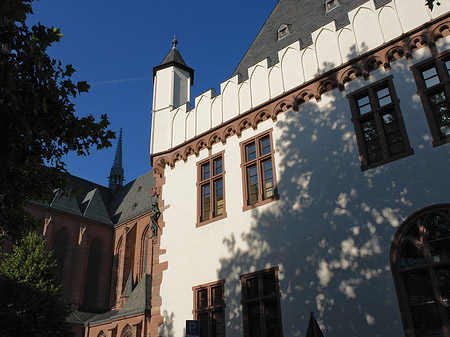 Leinwandhaus mit Kaiserdom