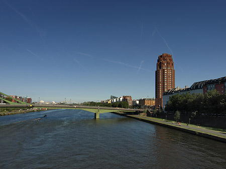 Fotos Main Plaza mit Ufer | Frankfurt am Main