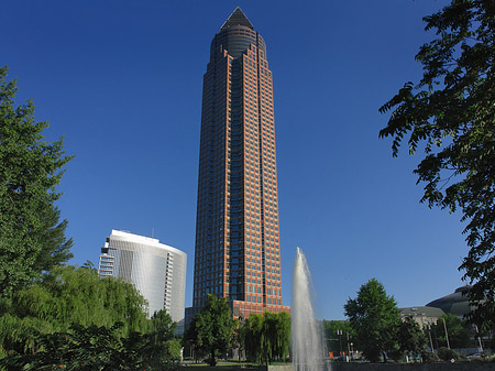 Messeturm mit Ludwig-Erhard-Anlage Fotos