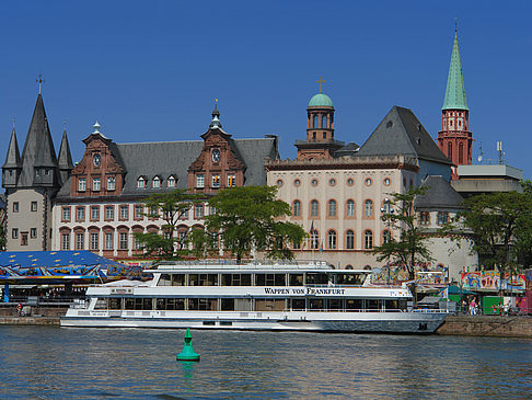 Saalhof mit Schiff