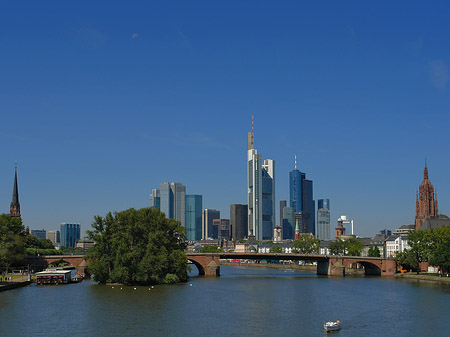 Foto Skyline von Frankfurt mit Alter Brücke - Frankfurt am Main