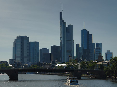 Fotos Skyline von Frankfurt mit Alter Brücke