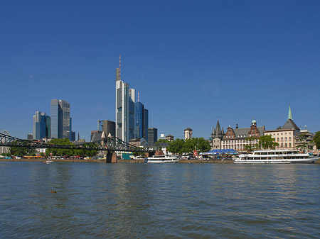 Foto Skyline von Frankfurt mit Saalhof