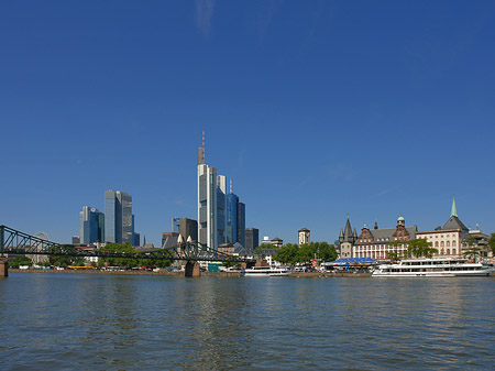 Fotos Skyline von Frankfurt mit Saalhof