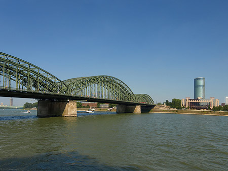 Fotos Hohenzollernbrücke reicht ans Kennedyufer | Köln