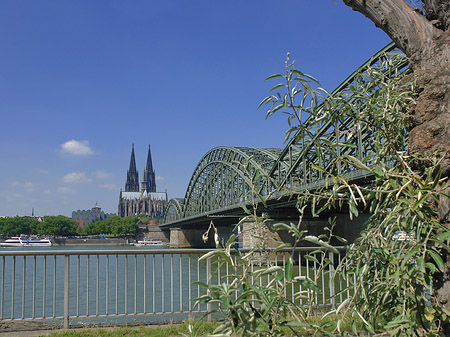 Foto Hohenzollernbrücke am Kölner Dom