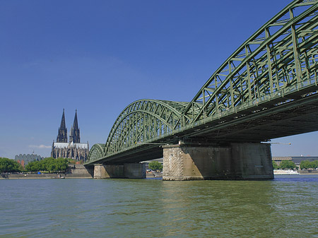 Hohenzollernbrücke am Kölner Dom