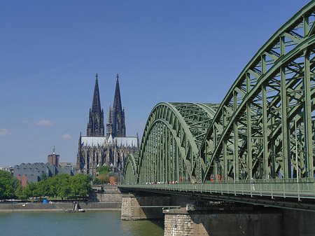 Hohenzollernbrücke am Kölner Dom