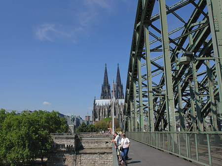 Hohenzollernbrücke beim Kölner Dom