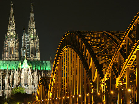 Fotos Kölner Dom hinter der Hohenzollernbrücke | Köln