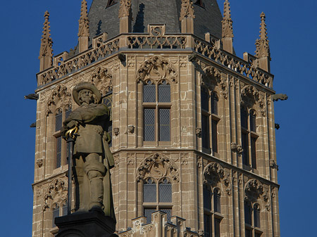 Foto Platzjabeck vor dem Rathausturm