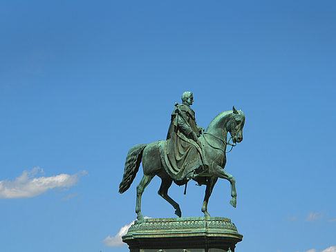 Fotos König-Johann-Statue